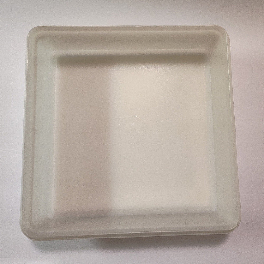 Vintage Tupperware Square Container - Picture 3 of 7